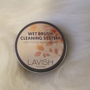 Makeup brush cleaner